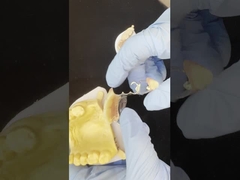 Dostosowalna ramka Kobalt Chrome Cast z bardzo dobrymi naklejkami